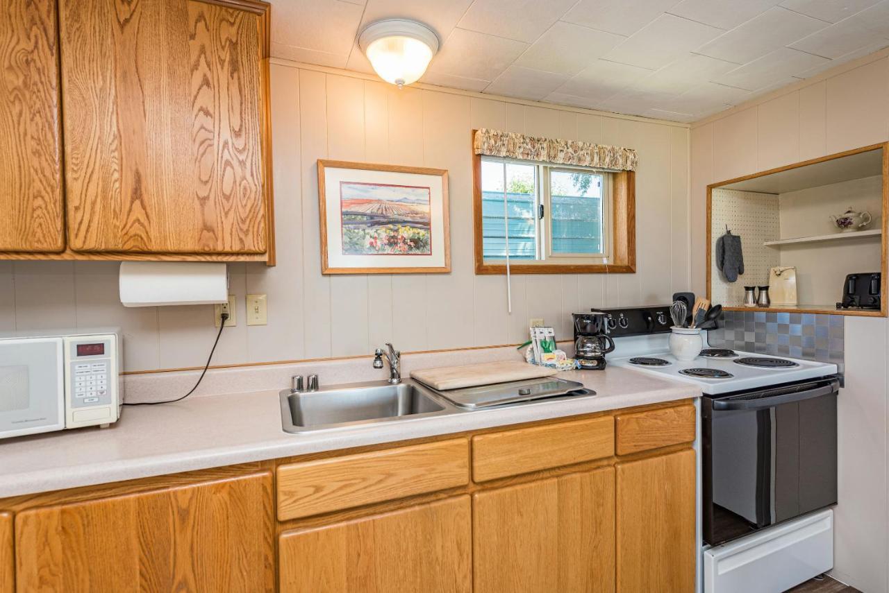 Juan De Fuca Waterfront Hotel & Cottages スクイム エクステリア 写真