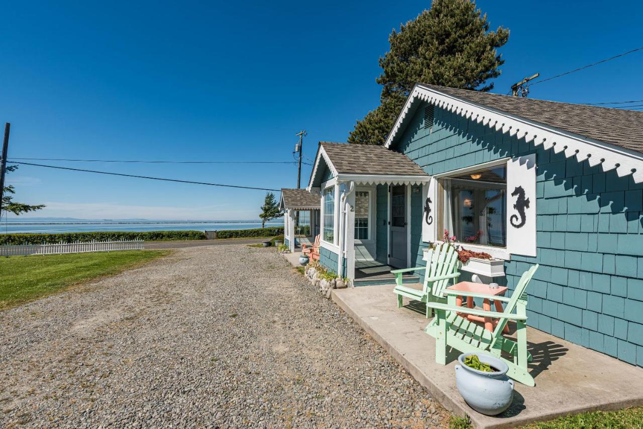 Juan De Fuca Waterfront Hotel & Cottages スクイム エクステリア 写真