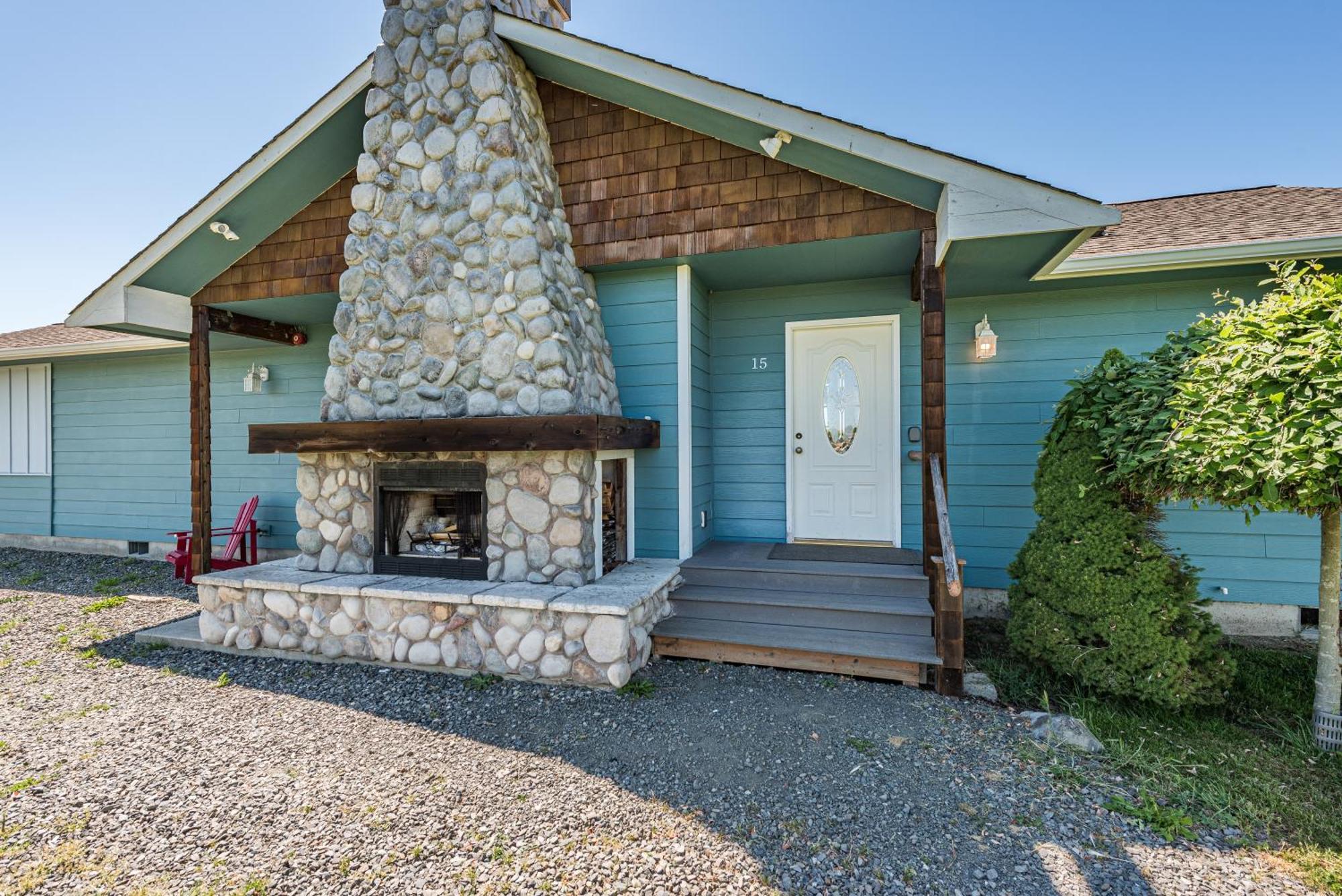 Juan De Fuca Waterfront Hotel & Cottages スクイム エクステリア 写真