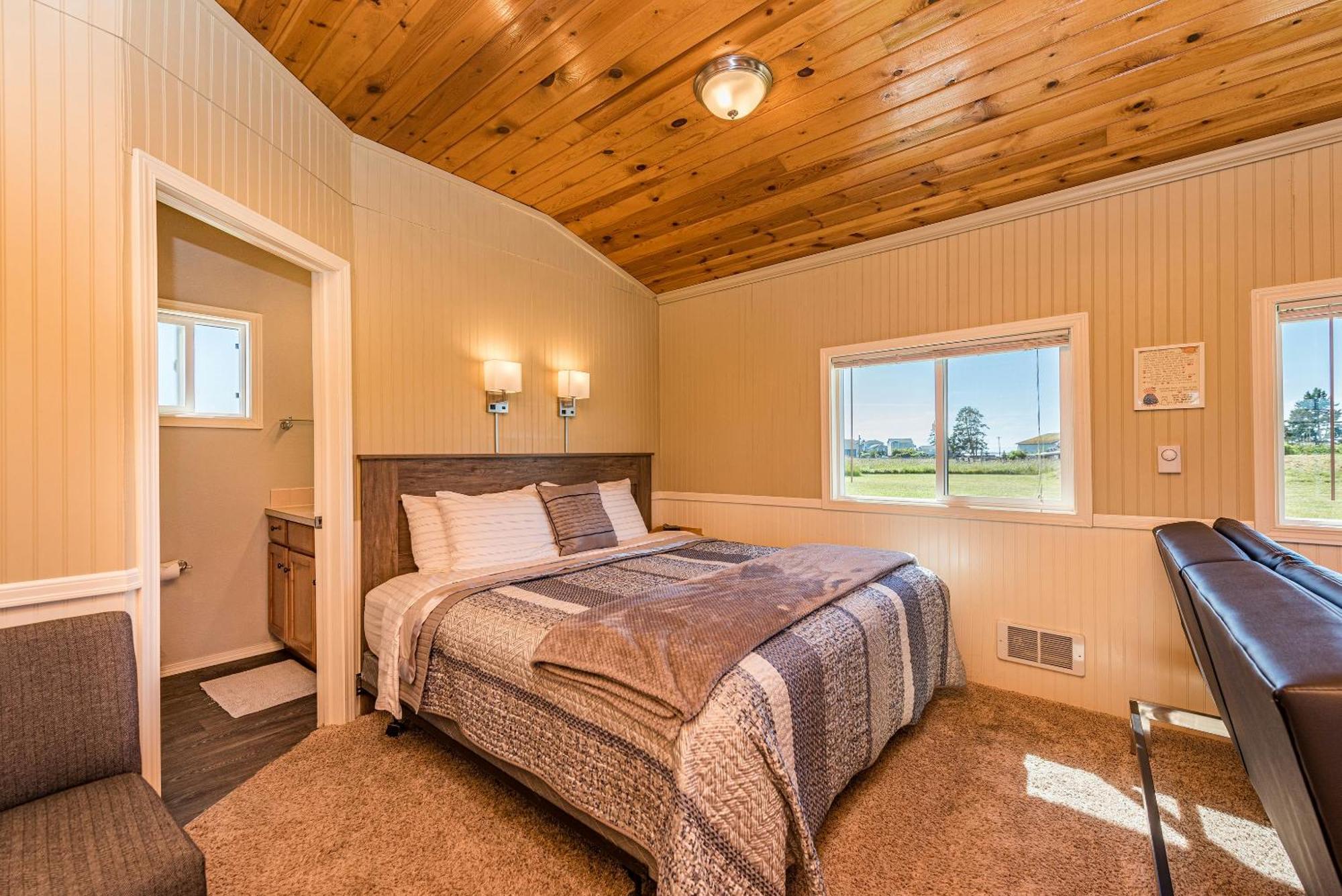 Juan De Fuca Waterfront Hotel & Cottages スクイム エクステリア 写真