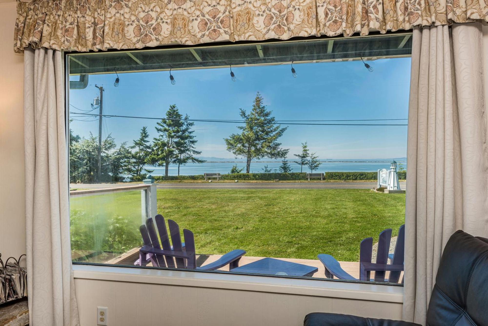 Juan De Fuca Waterfront Hotel & Cottages スクイム エクステリア 写真
