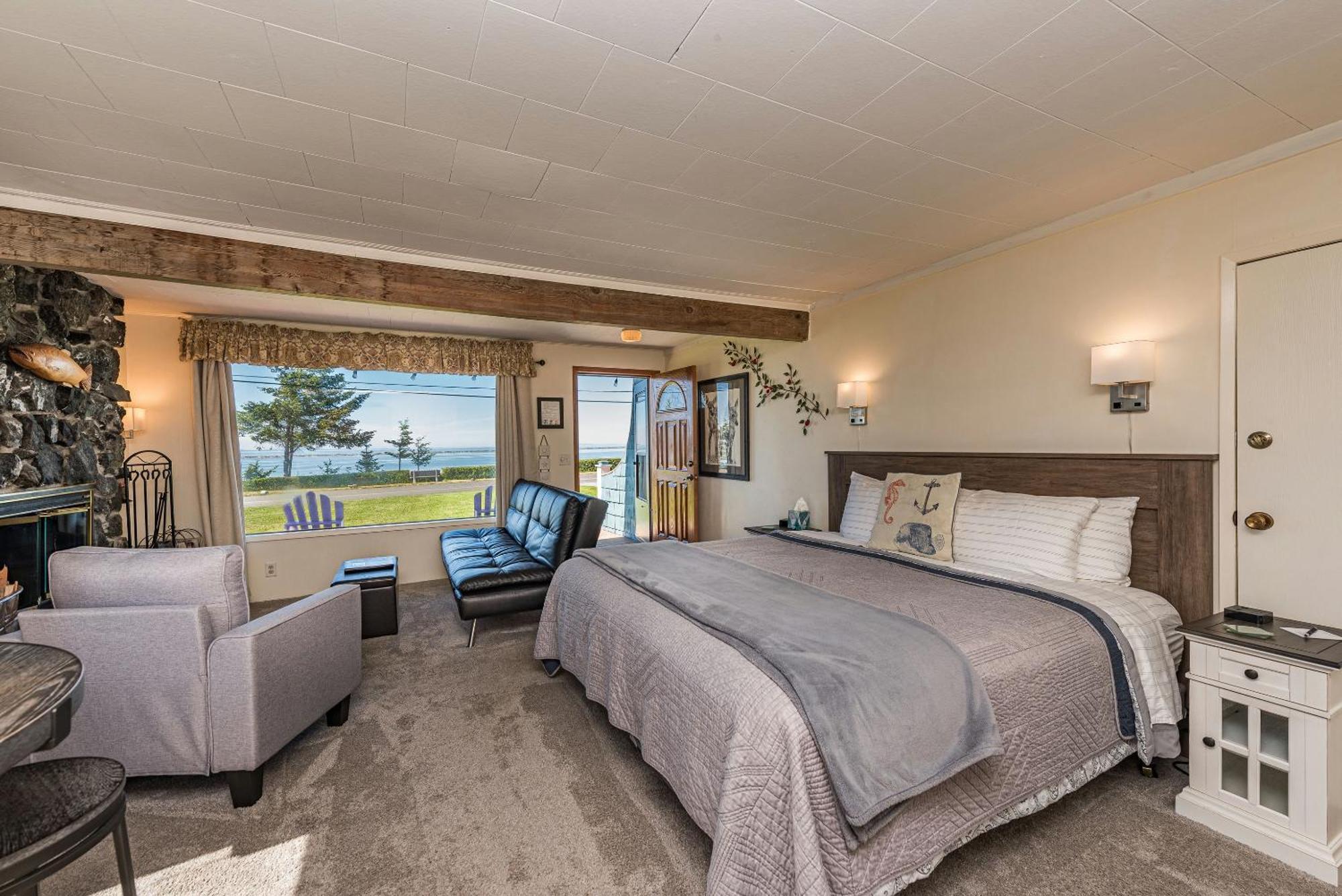 Juan De Fuca Waterfront Hotel & Cottages スクイム エクステリア 写真