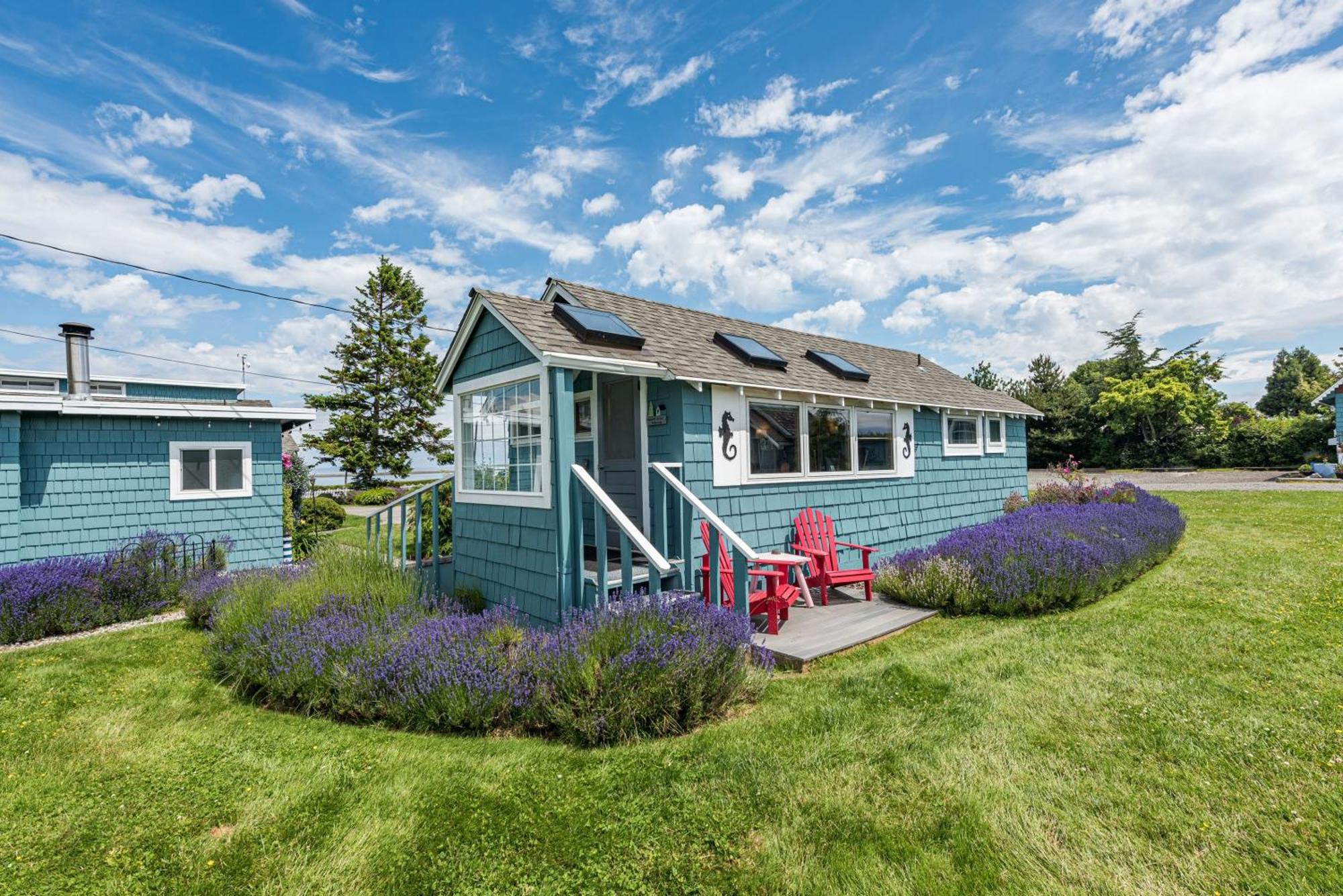 Juan De Fuca Waterfront Hotel & Cottages スクイム エクステリア 写真