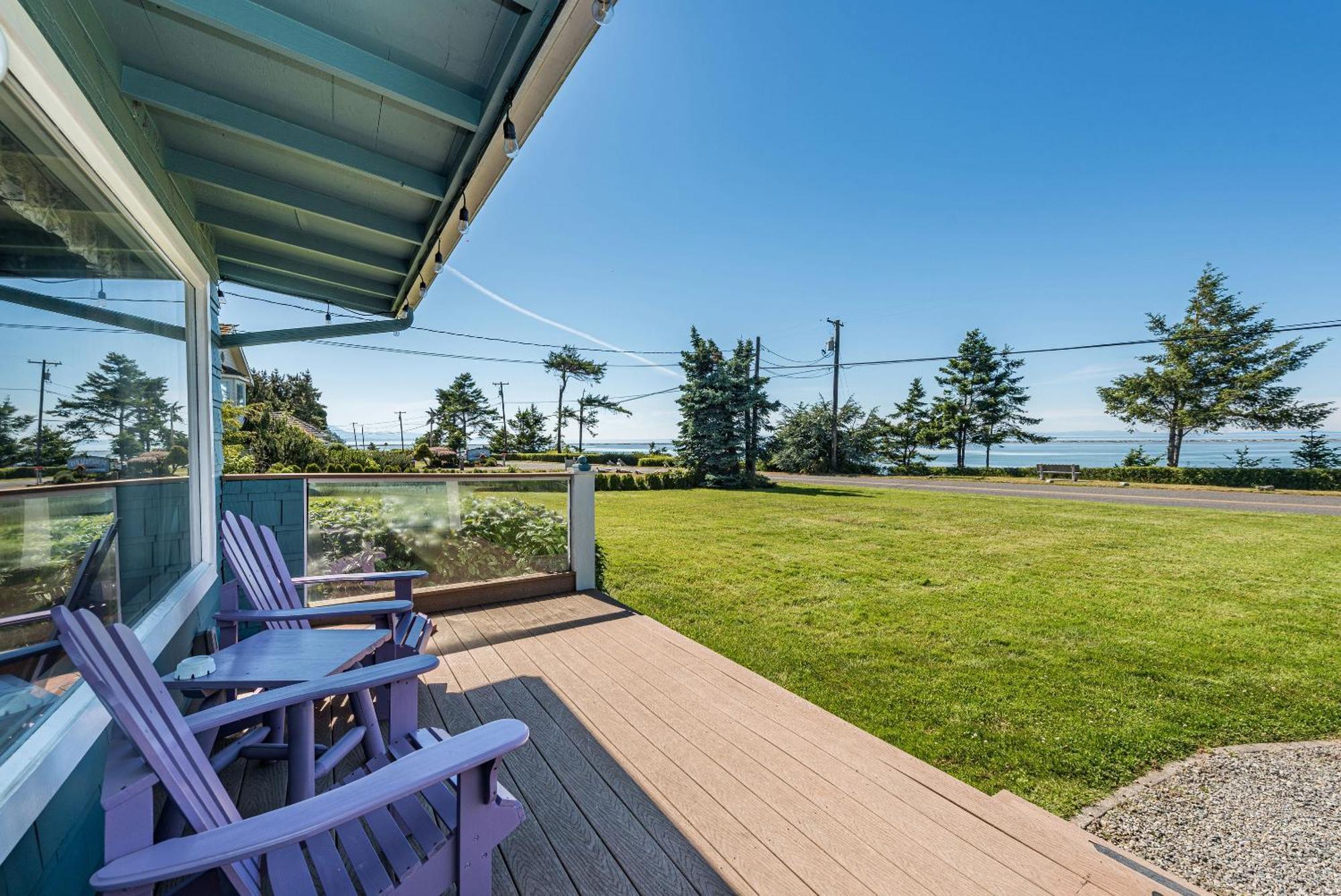Juan De Fuca Waterfront Hotel & Cottages スクイム エクステリア 写真