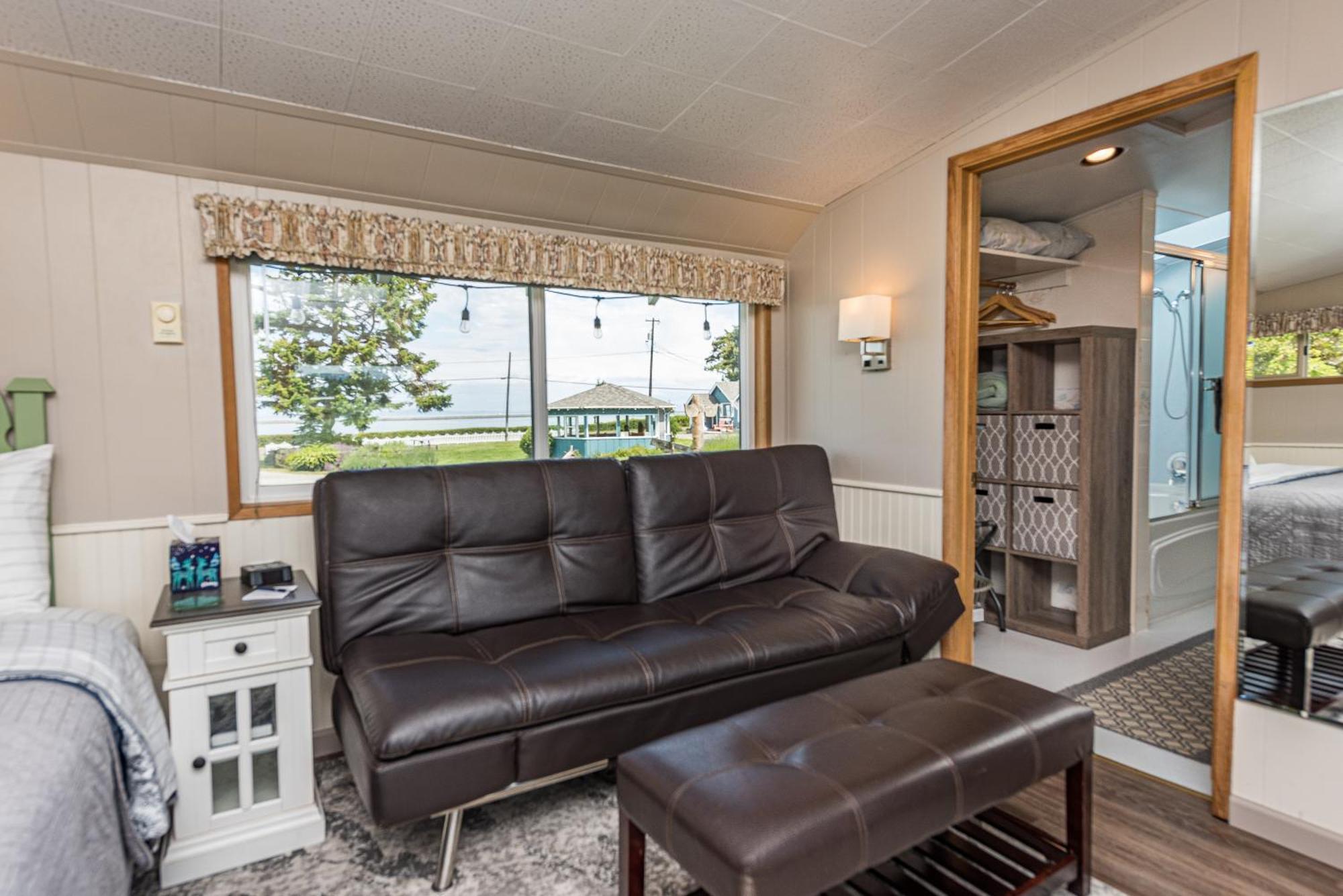 Juan De Fuca Waterfront Hotel & Cottages スクイム エクステリア 写真