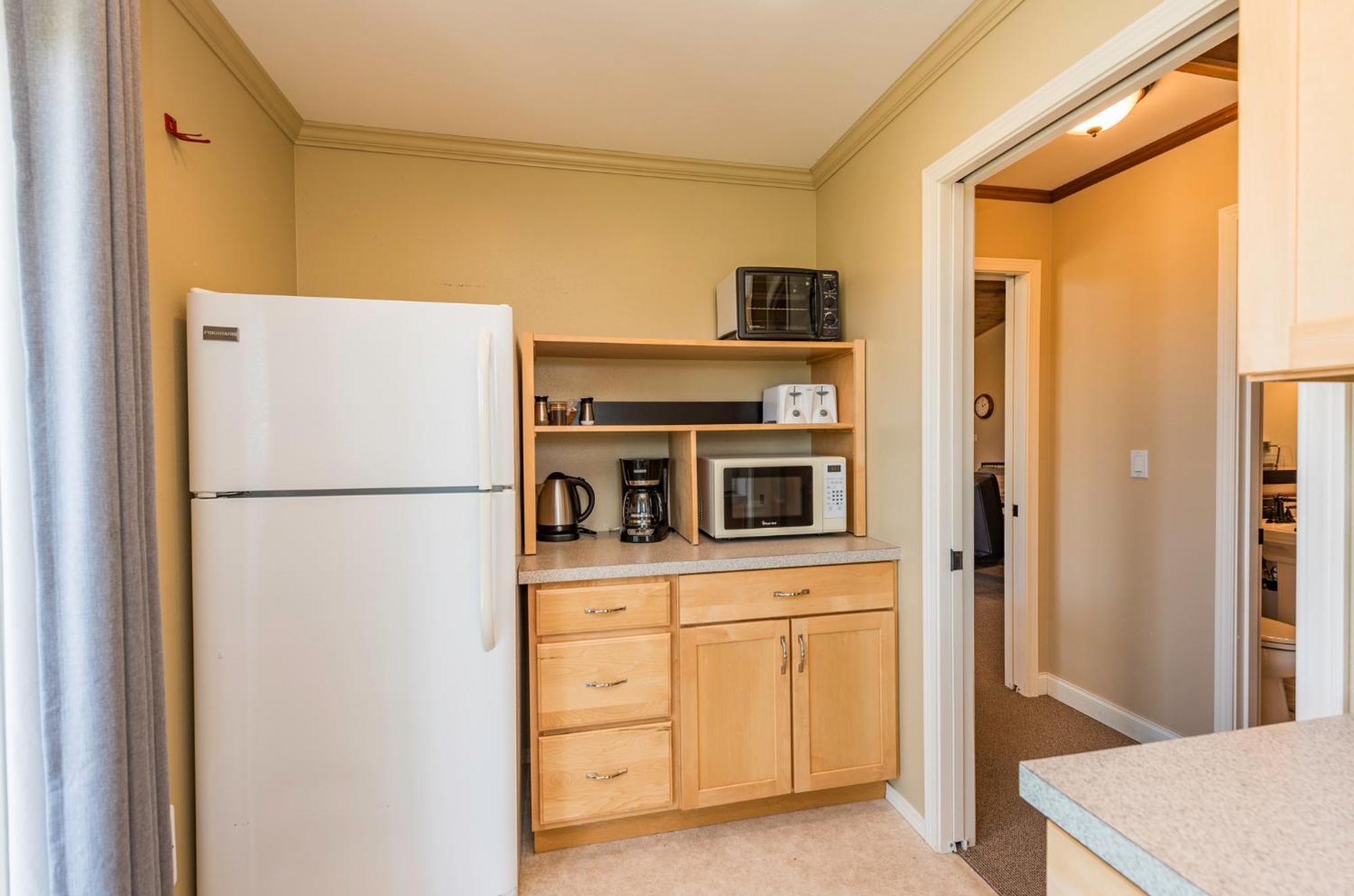 Juan De Fuca Waterfront Hotel & Cottages スクイム エクステリア 写真
