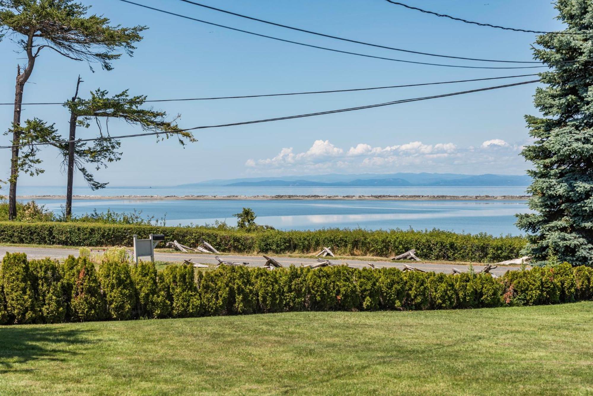 Juan De Fuca Waterfront Hotel & Cottages スクイム エクステリア 写真