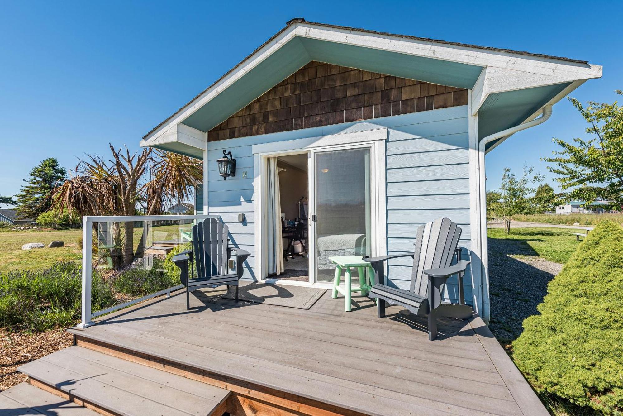 Juan De Fuca Waterfront Hotel & Cottages スクイム エクステリア 写真